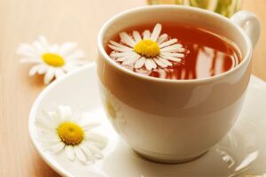 Ly trà hoa cúc thanh nhiệt, giải độc